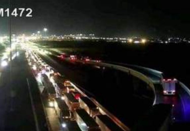EN LAREDO TEXAS Colapsan carreteras por problemas en Puente III