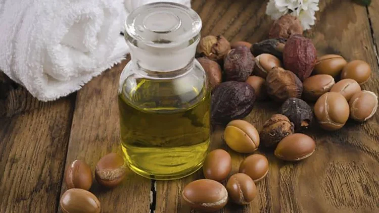 Los Asombrosos Beneficios del Aceite de Argán para la Salud y la Belleza