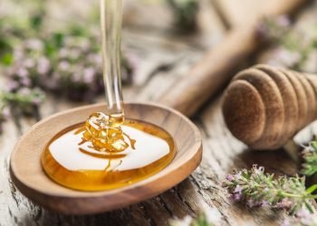 Descubre los Maravillosos Beneficios del Champú de Miel para tu Cabello