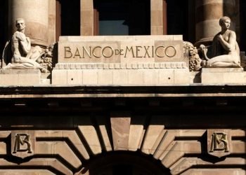 Banxico Decide Mantener Tasa de Interés en 11.25% Frente a Retos Futuros