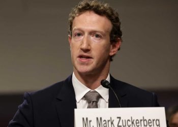 Mark Zuckerberg se disculpa ante familias afectadas por redes sociales durante audiencia en el Senado