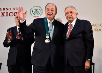 López Obrador Revela Intento de Oposición por Nombrar a Carlos Slim como Candidato en 2018