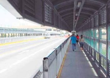BAJA COMPRADORES MEXICANOS Se desploman negocios en el centro de Laredo