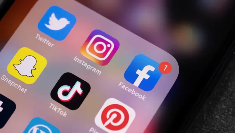 Florida aprueba ley polémica que restringe el acceso de menores a redes sociales