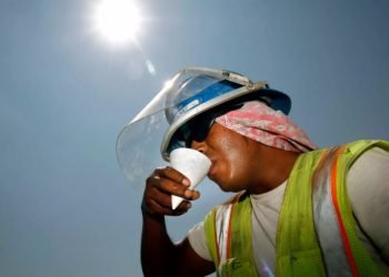 Constructoras protegen a trabajadores por calores