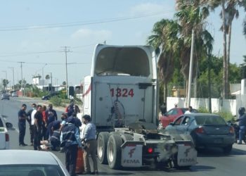 QUEJA VECINAL Causan traileros daño en colonias