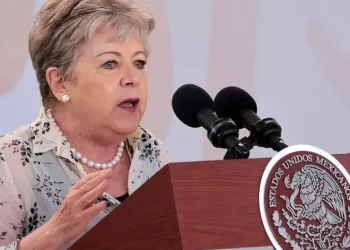 México y Venezuela firman acuerdo para el retorno de migrantes con apoyo económico