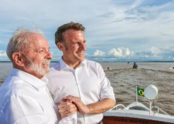 Lula y Macron fortalecen lazos entre Brasil y Francia en submarino