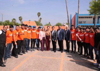 Presenta Dámaso proyectos académicos en Nuevo Laredo