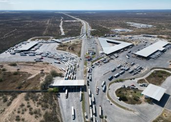ES NUEVO LAREDO Líder en operaciones aduaneras en México