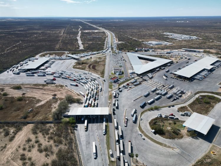 ES NUEVO LAREDO Líder en operaciones aduaneras en México