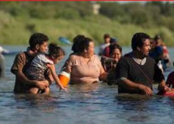 BUENAS NOTICIAS PARA MIGRANTES EUA avala programa que admitirá 30 mil por mes