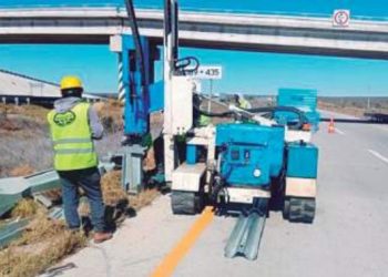 DAN MANTENIMIENTO A CARRETERA La Gloria – San Fernando Garantiza seguridad a viajeros en autopista