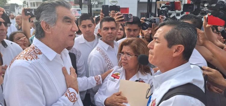 GOBERNADOR AMÉRICO Atiende demandas del SINAITSA