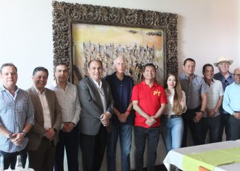 Se reúne Cendy Robles con agentes aduanales y transportistas