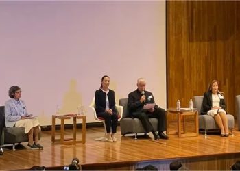 Sheinbaum Acepta Compromiso por la Paz con Condiciones