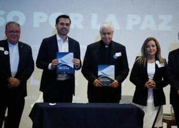 Máynez se Compromete por la Paz con Organizaciones