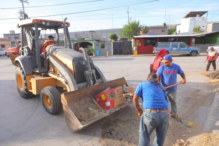 SECRETARÍA DE SERVICIOS PÚBLICOS Realiza trabajos de limpieza en la ciudad