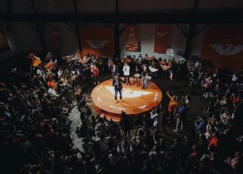 Máynez rechaza declinación y promete cambio en la contienda