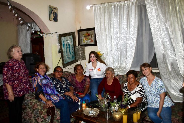 Cendy Robles se reúne con familias de Madero para compartir propuestas