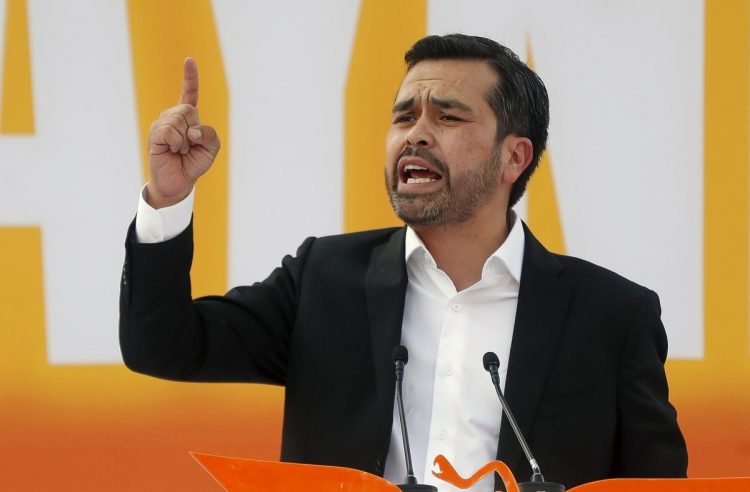 Máynez aboga por la decencia en la reducción de la jornada laboral