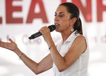 Sheinbaum defiende proyectos y pide respeto para AMLO