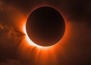 POR ECLIPSE SOLAR Texas declara ‘estado de emergencia’ por visitantes