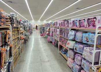 DURA COMPETENCIA Tiendas chinas le ganan terreno a comercio local