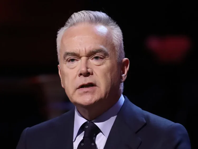 Dimite Huw Edwards, Presentador Emblemático de la BBC por Escándalo Sexual