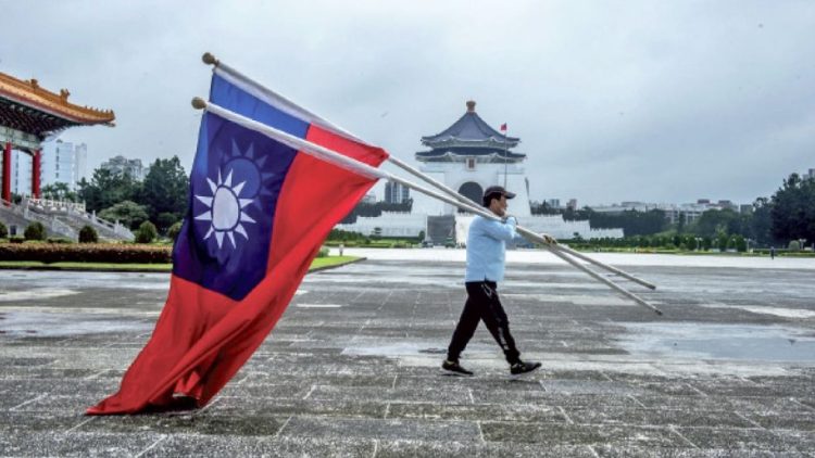 Biden conversa con Xi sobre Taiwán y seguridad, pidiendo estabilidad en la región