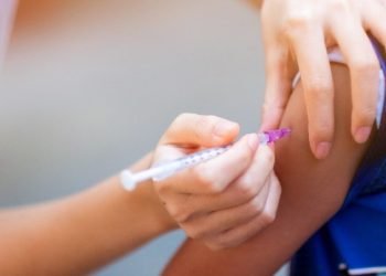 EN PRIMARIAS Y COLONIAS Intensifica Salud acciones de vacunación contra sarampión
