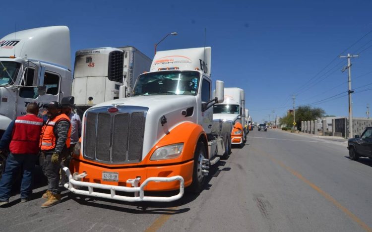 POR INDICACIÓN DE LA SICT Restringen circulación de tráilers para seguridad de vacacionistas