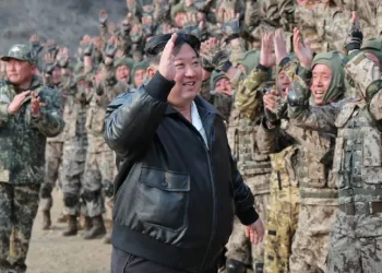 Kim Jong Un Insta a Prepararse para la Guerra en Medio de Tensiones Internacionales