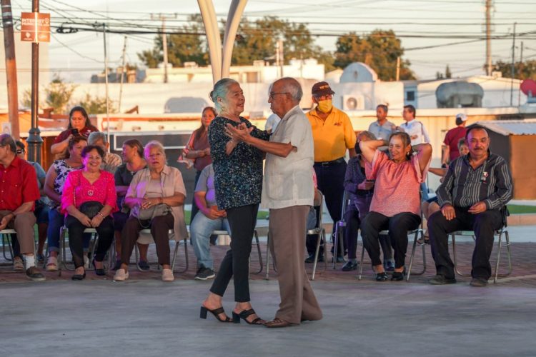 Invitan a jueves y viernes de Danzón en la Simón Bolívar