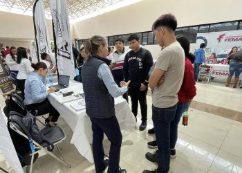 Universidad Tecnológica acomoda a sus alumnos en empresas