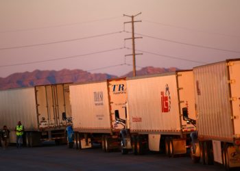 LAREDENSES ALZAN LA VOZ Constantes fallas de Sistema Aduanero