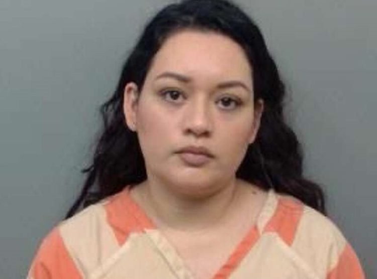 Arrestan a mujer por abandono de menores