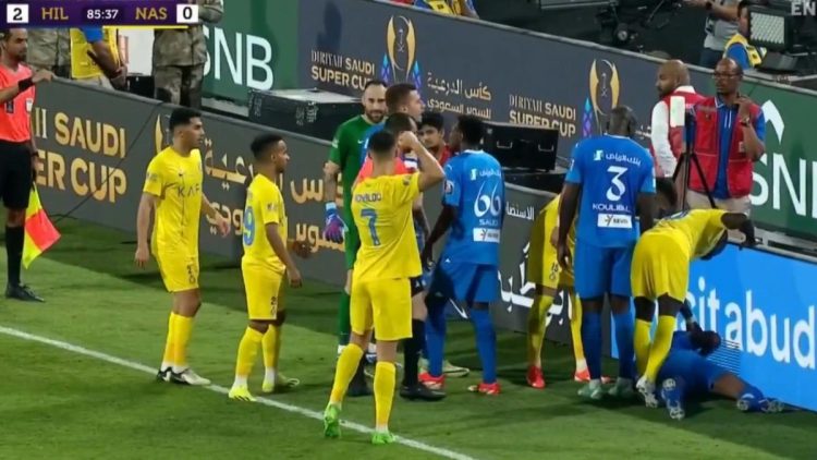 Expulsión de Cristiano Ronaldo y Amenaza al Árbitro Sacuden la Semifinal de la Supercopa de Arabia Saudita