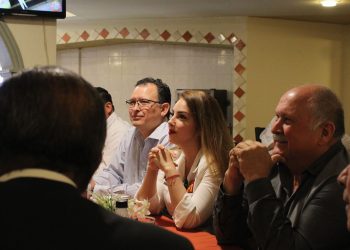 Cendy Robles en Mesa de Amigos en Matamoros