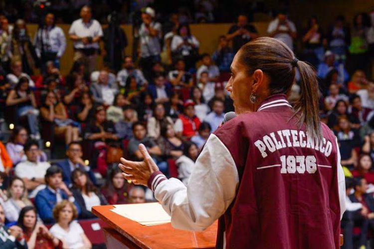 Sheinbaum Promete Satélite para Internet Gratis desde IPN