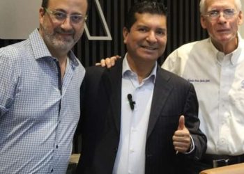 Chavira se Reúne con Agentes Aduanales en Nuevo Laredo