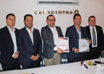 Chavira presenta plan para empresarios en Nuevo Laredo