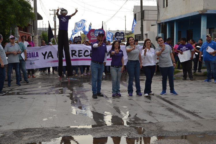 Yahleel recibe apoyo de vecinos de Las Torres