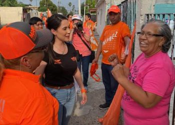 Ola naranja llega a la colonia Hidalgo con “Maki”