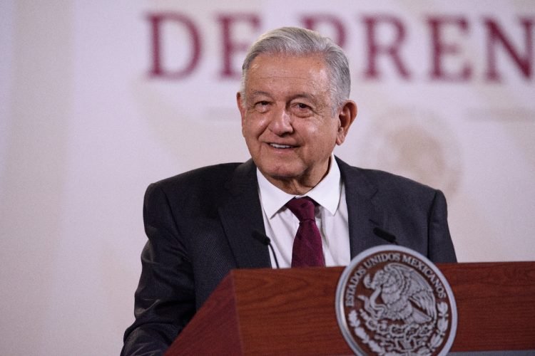 AMLO Promete Transparencia: Revelará Impactante Informe sobre Violencia contra Periodistas y Candidatos