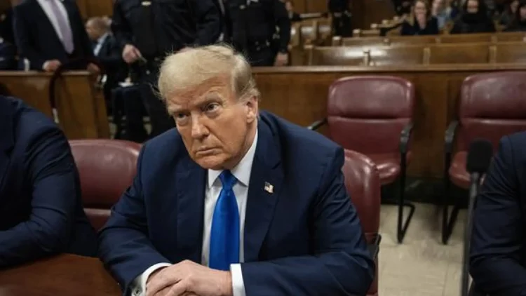 Trump Protesta por Orden de Silencio en su Juicio: «Debería Estar en Campaña»