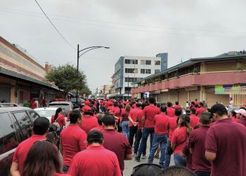 DESFILAN 4 MIL DE RHEEM Trabajadores exigen jornada de 40 horas
