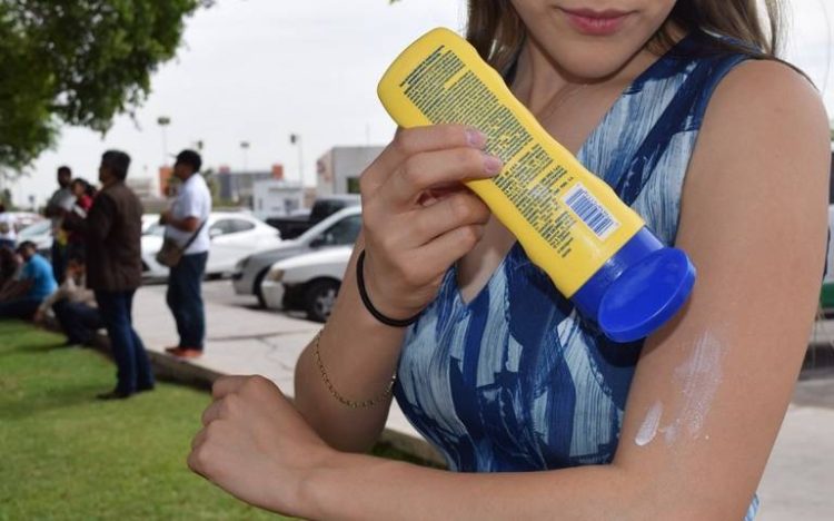 Recomiendan uso de bloqueador solar para protegerse de rayos UV