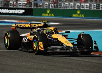 Lando Norris Brilla en Miami: Primer Triunfo en Fórmula 1; ‘Checo’ Pérez Quinto