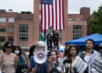 Policía Desaloja Campamento Estudiantil en Universidad de Washington